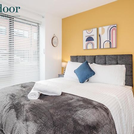 Milton Keynes Apartments, Sleeps Up To 5, Free Parking, Free Wifi & Movies, 7 Mins Drive To Milton Keynes Central Station For Direct Trains To London & The North Extérieur photo