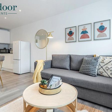 Milton Keynes Apartments, Sleeps Up To 5, Free Parking, Free Wifi & Movies, 7 Mins Drive To Milton Keynes Central Station For Direct Trains To London & The North Extérieur photo