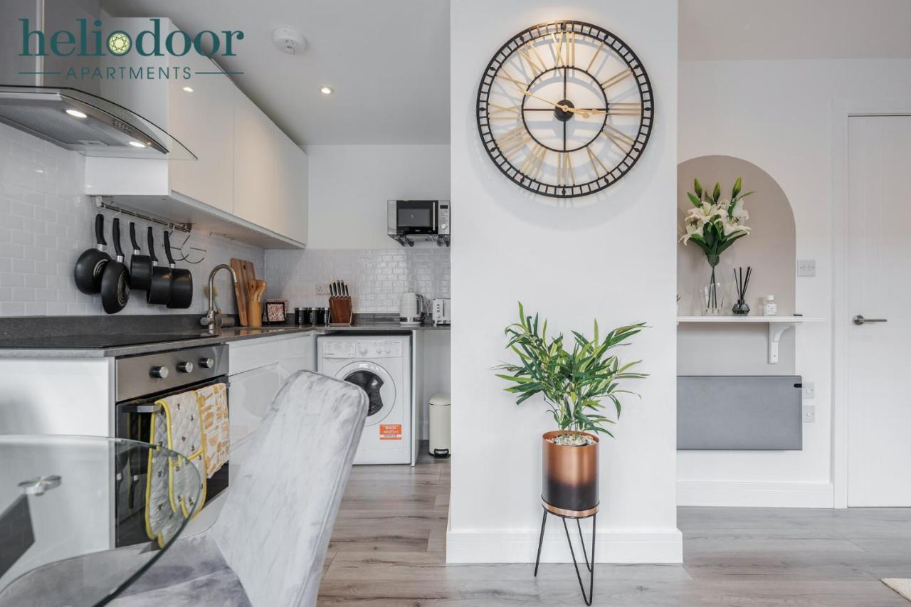 Milton Keynes Apartments, Sleeps Up To 5, Free Parking, Free Wifi & Movies, 7 Mins Drive To Milton Keynes Central Station For Direct Trains To London & The North Extérieur photo