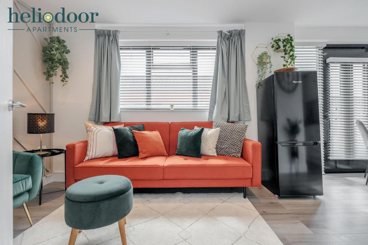 Milton Keynes Apartments, Sleeps Up To 5, Free Parking, Free Wifi & Movies, 7 Mins Drive To Milton Keynes Central Station For Direct Trains To London & The North Extérieur photo